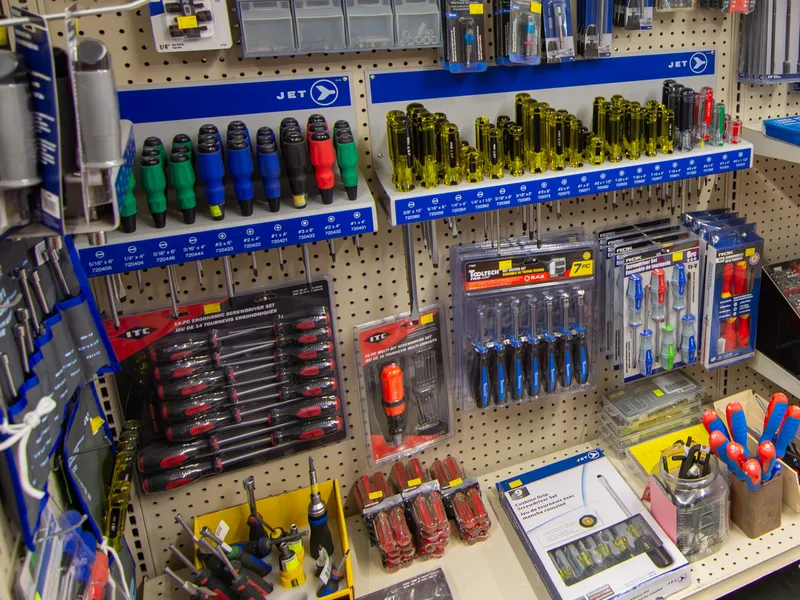 Hand Tools & Accessories